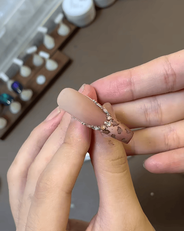 Custom handmake press on nails (1)