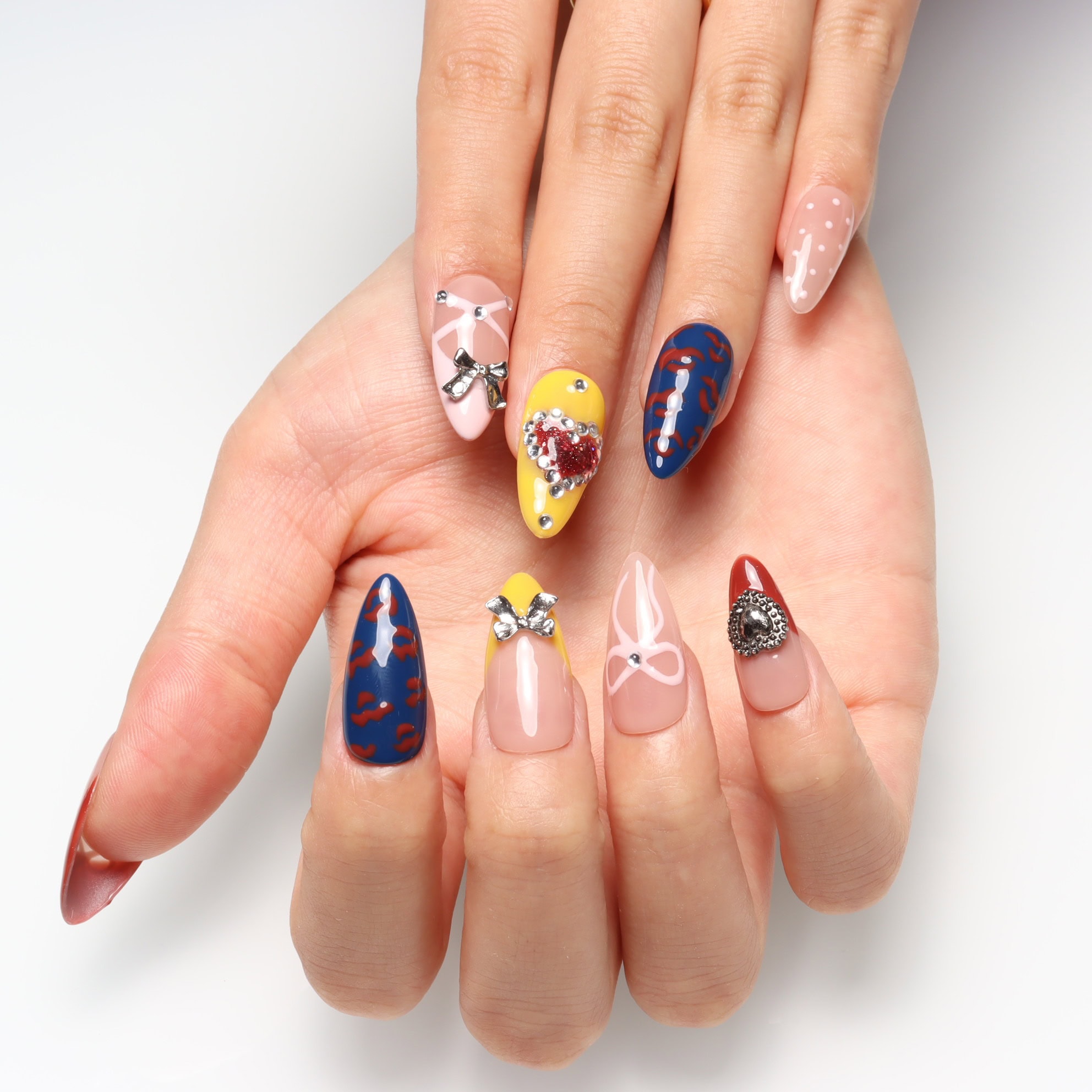 Press on nails 2032