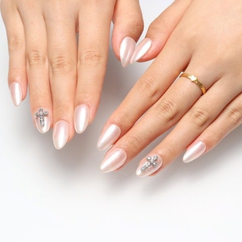 Press on nails 2042