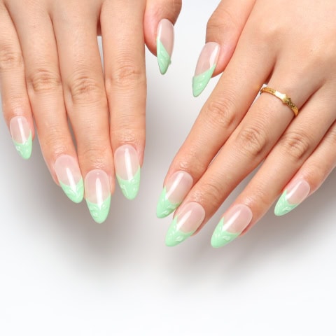 Press on nails 2370