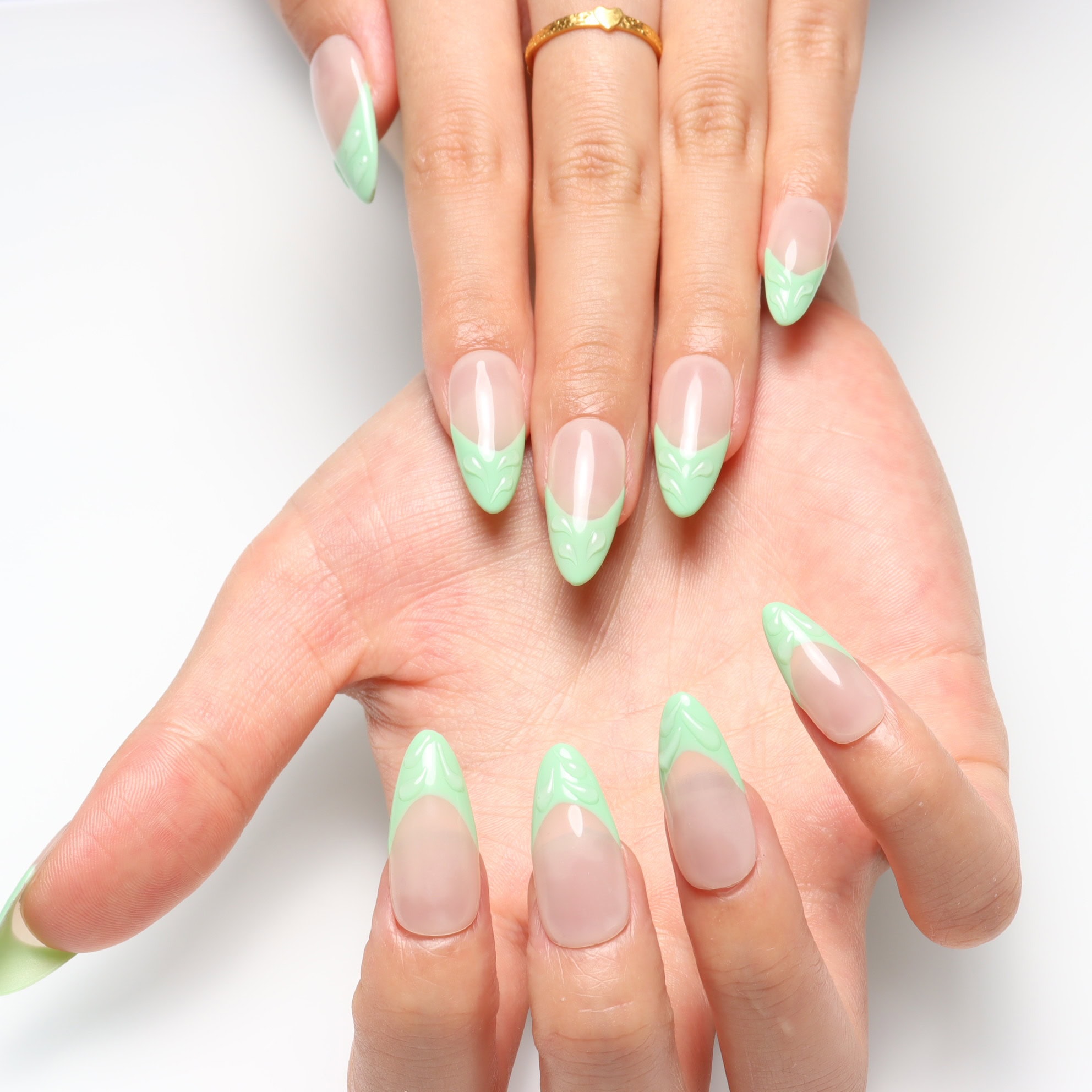 Press on nails 2372