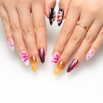 Press on nails 2444