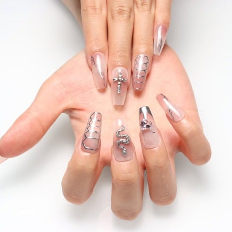 Press on nails 2490