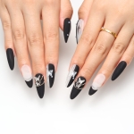 Press on nails 2561