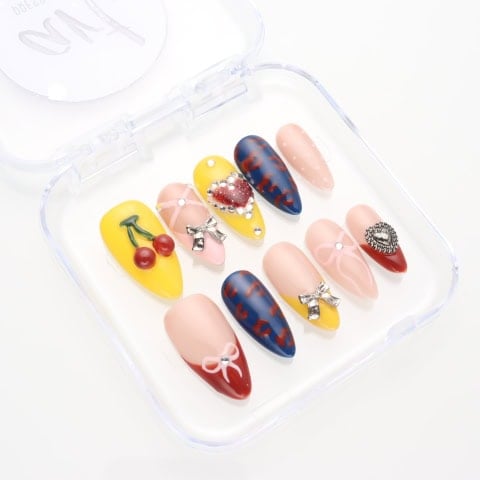 Press on nails 2983